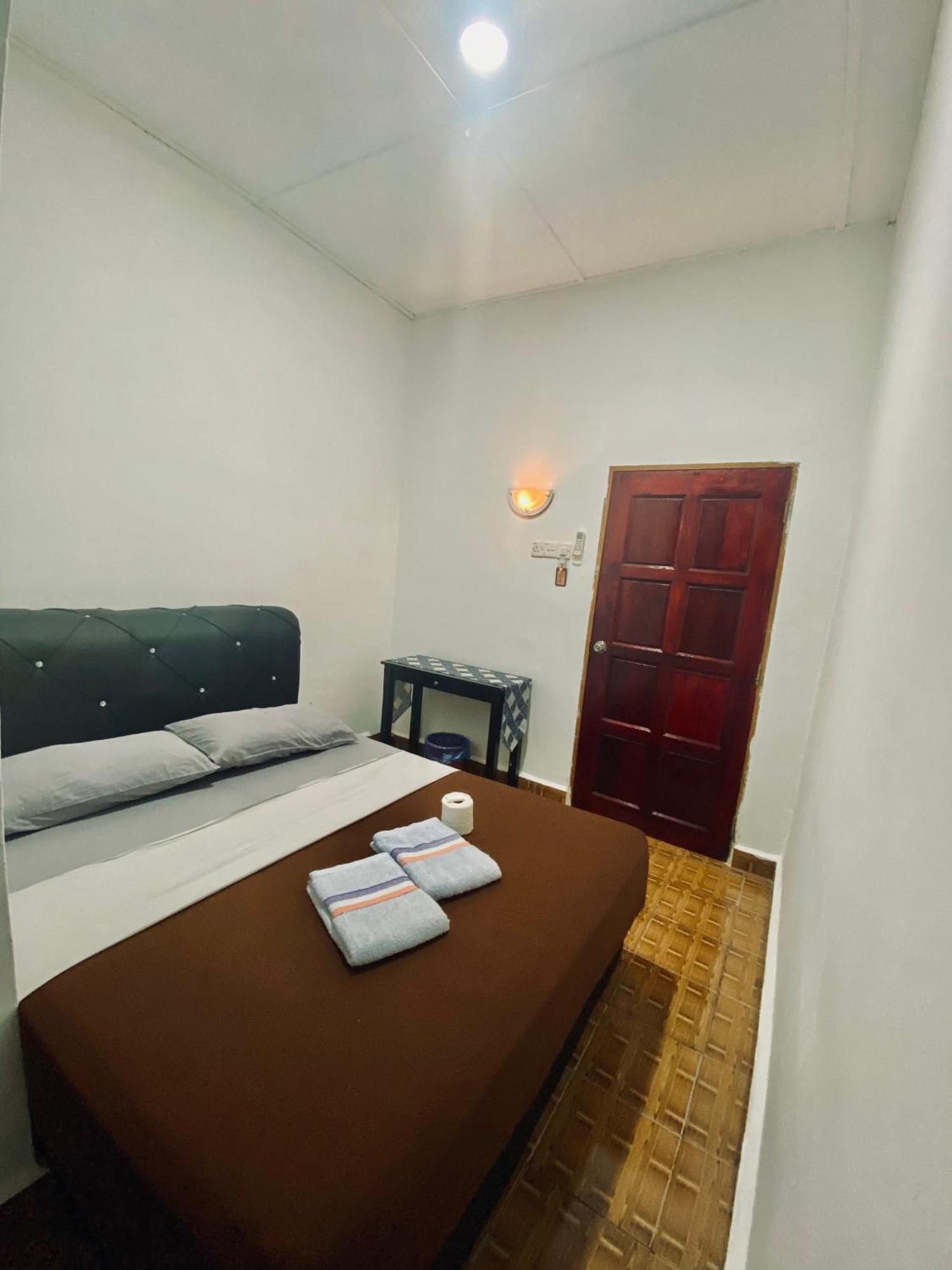 Abot Guest House Kuala Tahan Exterior photo